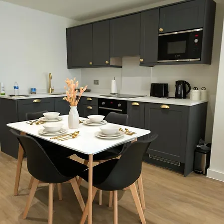 Arena Luxury Appt Лідс