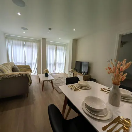 Arena Luxury Appt Апартаменти Лідс