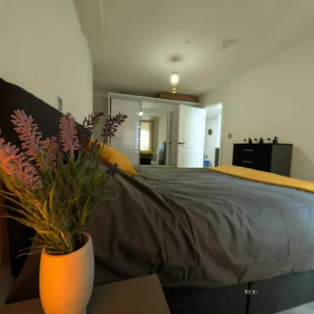 Arena Luxury Appt Апартаменти Лідс