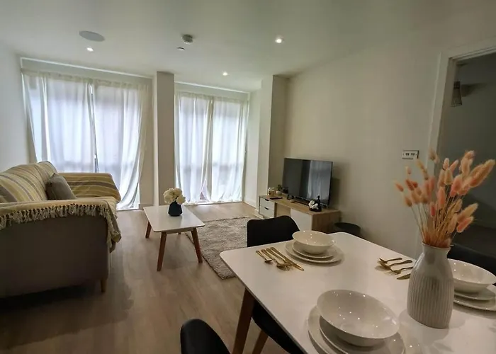 Arena Luxury Appt Апартаменти Лідс